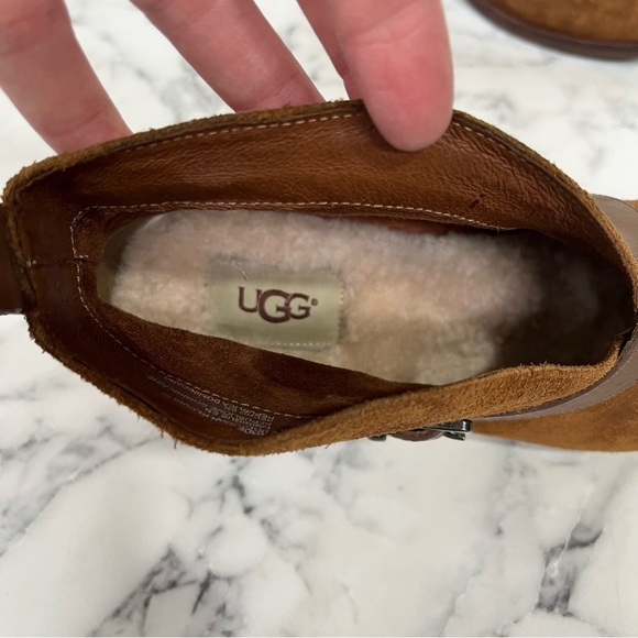UGG Women's Wright Belted Ankle Booties Brown Suede Nubuck Leather Size 6 - Picture 4 of 12